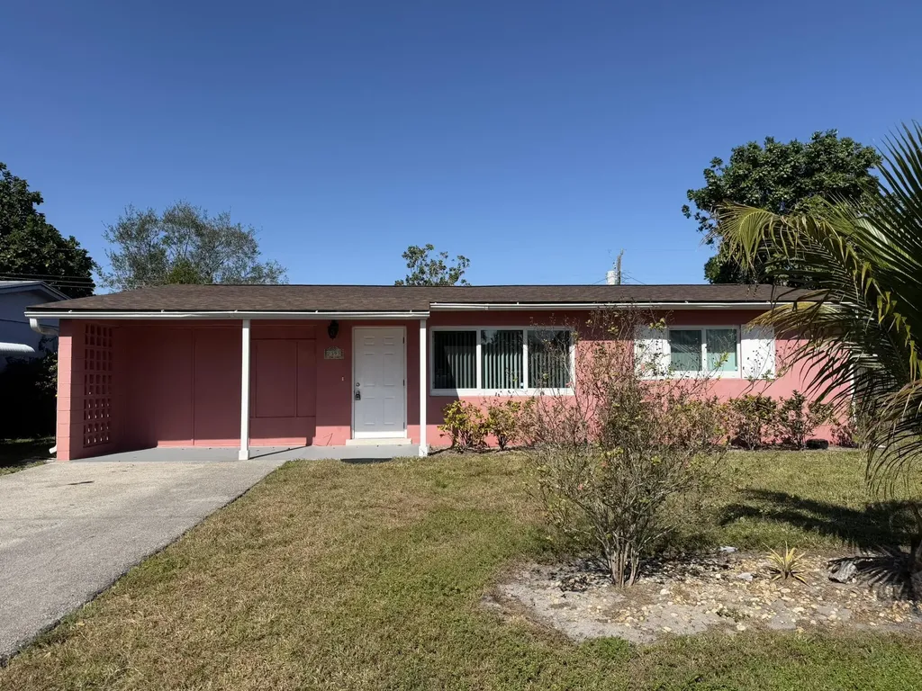 2399 Se Madison Street Stuart FL 34997