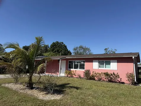 2399 Se Madison Street Stuart FL 34997