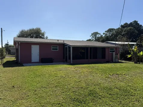 2399 Se Madison Street Stuart FL 34997
