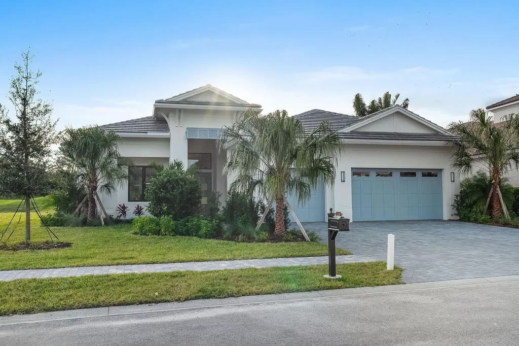 110 Se Via Verona Port Saint Lucie FL 34984