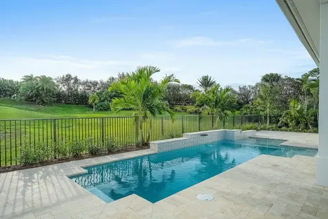 110 Se Via Verona Port Saint Lucie FL 34984