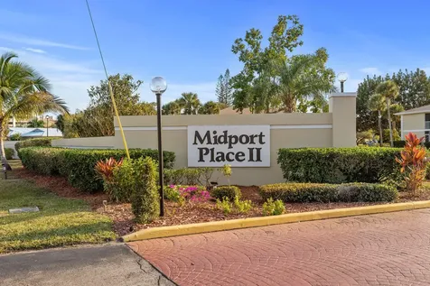 1563 SE Royal Green B203 Circle Port Saint Lucie FL 34952