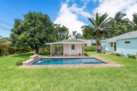 816 Avon Road West Palm Beach FL 33401