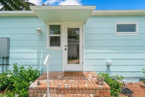 816 Avon Road West Palm Beach FL 33401