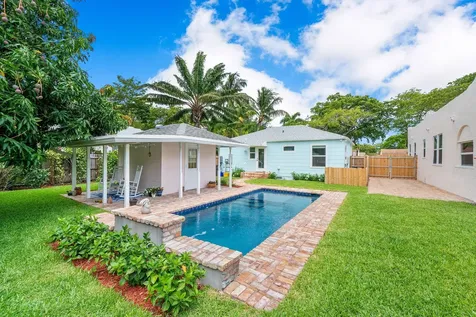 816 Avon Road West Palm Beach FL 33401