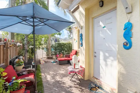 518 N Federal Highway Lake Worth Beach FL 33460