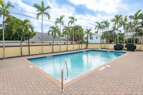518 N Federal Highway Lake Worth Beach FL 33460