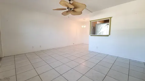 23 Kingswood B West Palm Beach FL 33417