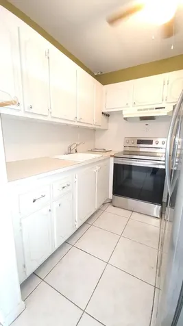 23 Kingswood B West Palm Beach FL 33417
