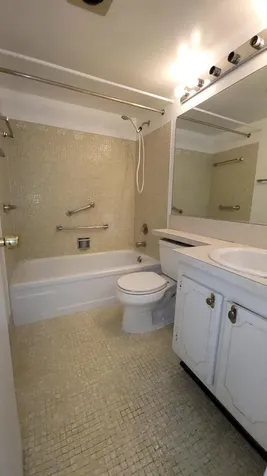 23 Kingswood B West Palm Beach FL 33417