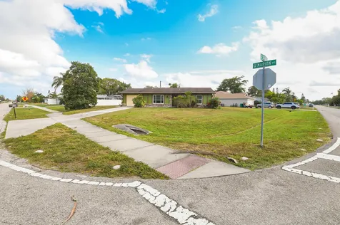 610 Nw Marion Avenue Port Saint Lucie FL 34983
