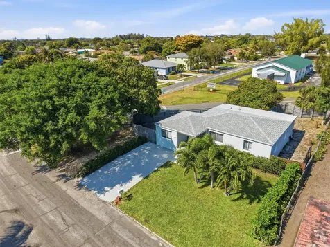 233 Nw 6th Avenue Boynton Beach FL 33435