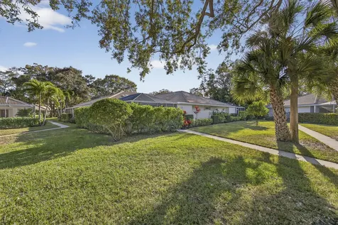 7502 Geminata Oak Court Palm Beach Gardens FL 33410