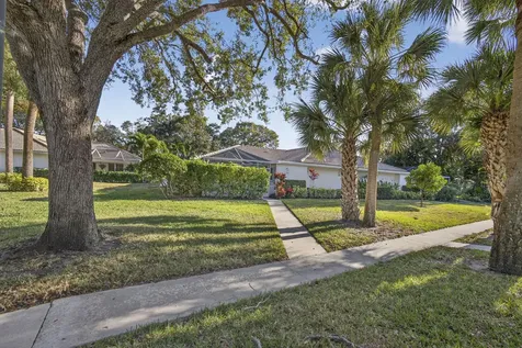 7502 Geminata Oak Court Palm Beach Gardens FL 33410