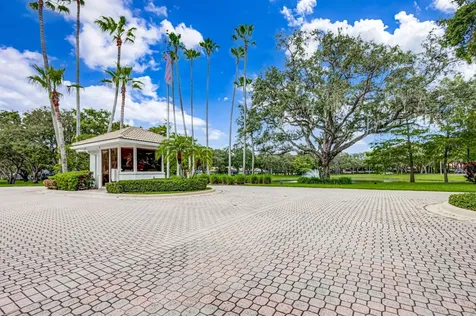 7502 Geminata Oak Court Palm Beach Gardens FL 33410