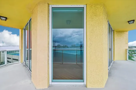 2650 Lake Shore Drive Riviera Beach FL 33404