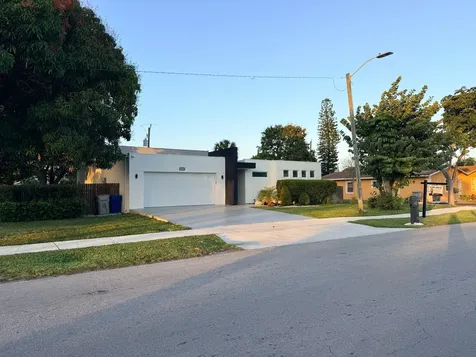 2321 Nw 3rd Street Pompano Beach FL 33069