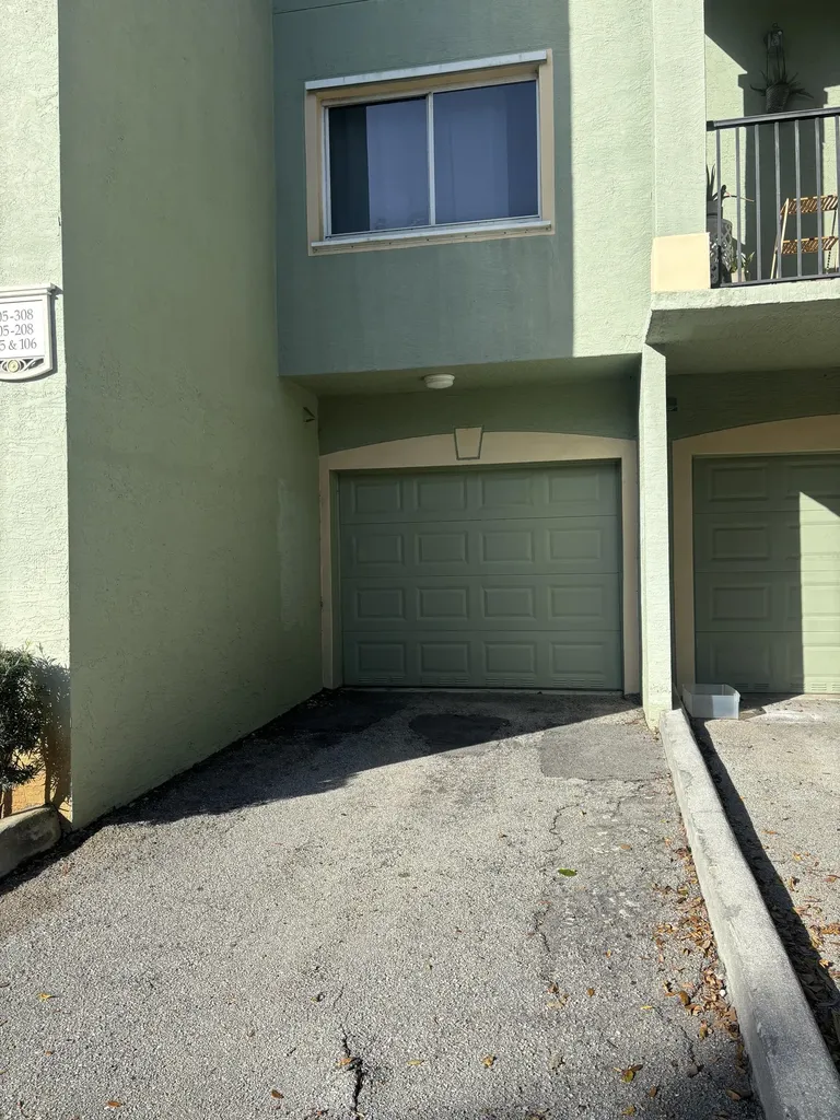 350 Crestwood Circle Royal Palm Beach FL 33411