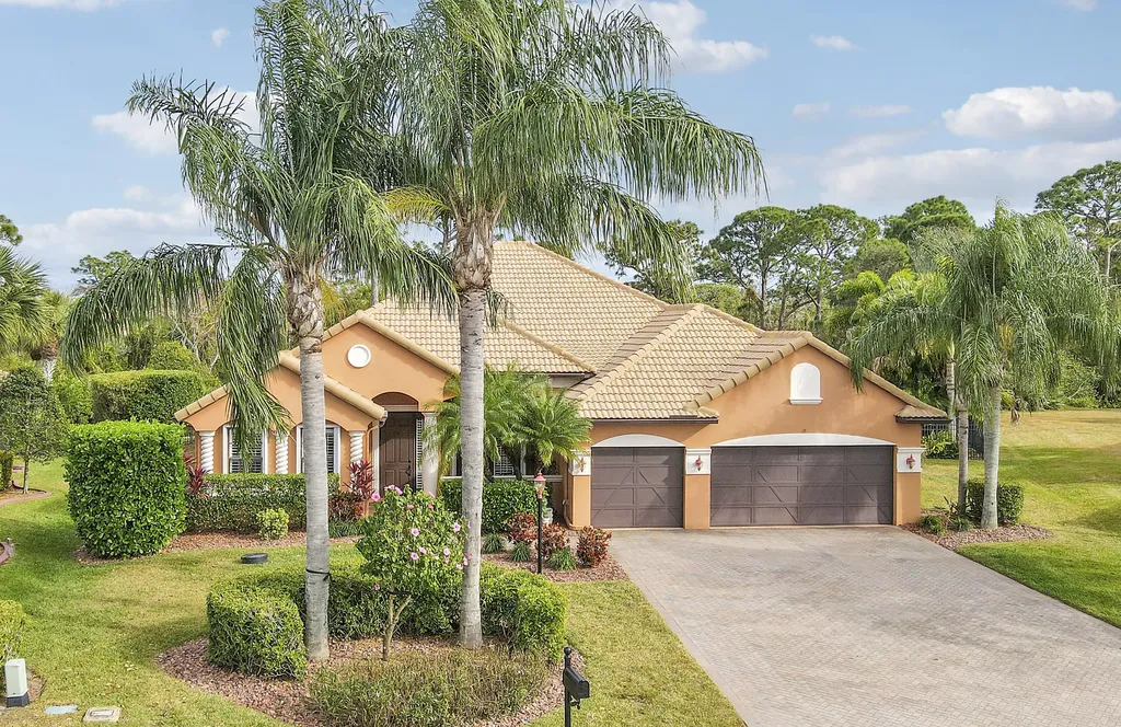 3055 Nw Stoney Creek Avenue Jensen Beach FL 34957