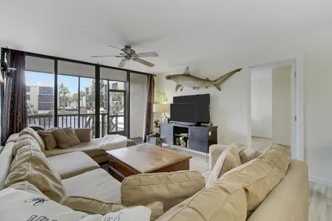 9 Royal Palm Way Boca Raton FL 33432