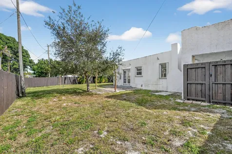 1011 W Lakewood Road West Palm Beach FL 33405
