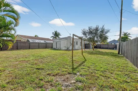 1011 W Lakewood Road West Palm Beach FL 33405