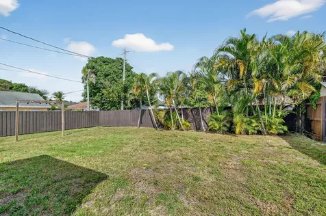1011 W Lakewood Road West Palm Beach FL 33405