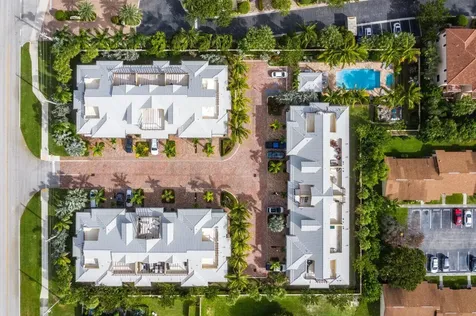 3770 County Line Road Tequesta FL 33469