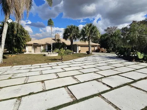 12963 Us Highway 441 Okeechobee FL 34974