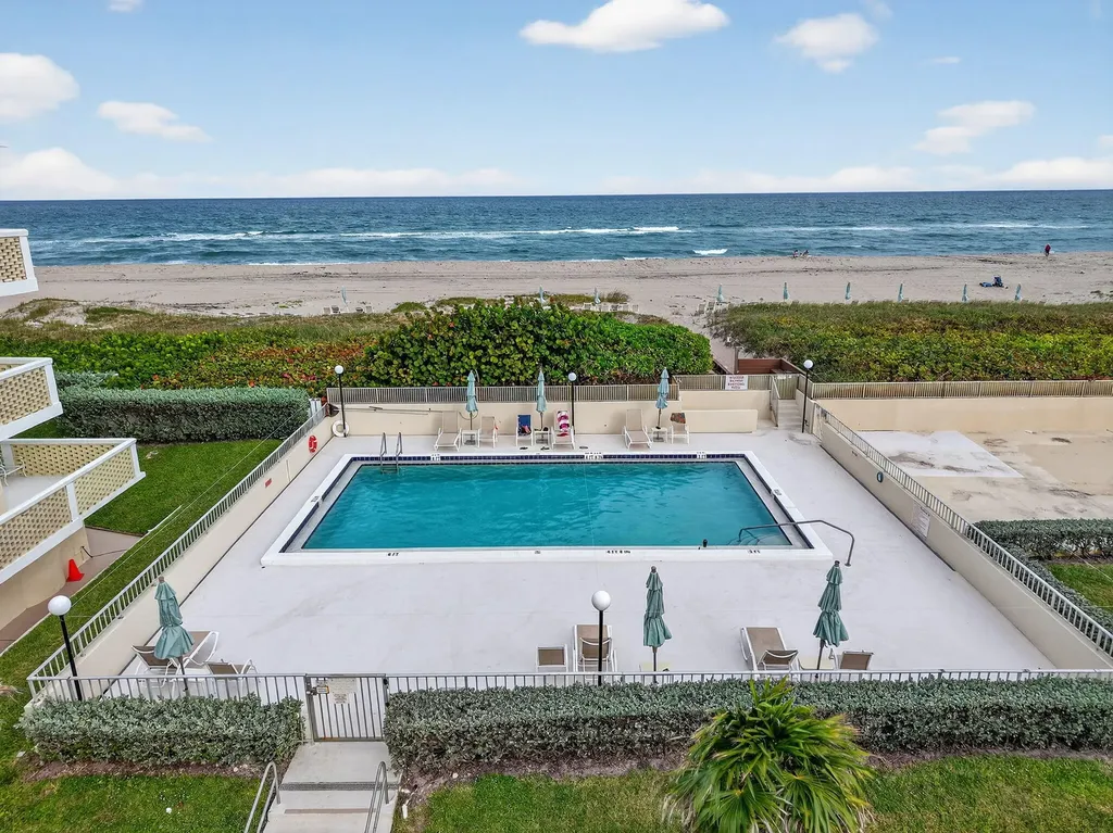 2565 S Ocean Boulevard Palm Beach FL 33480