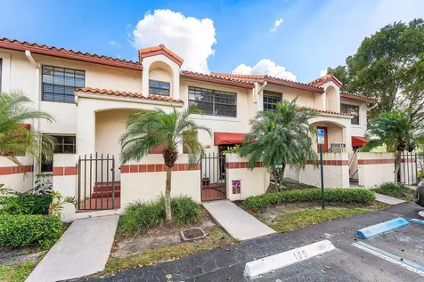109 Liberty Court Deerfield Beach FL 33442