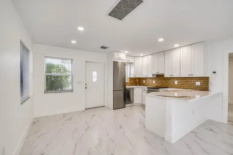 10084 Meridian Way Palm Beach Gardens FL 33410