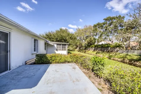 10084 Meridian Way Palm Beach Gardens FL 33410