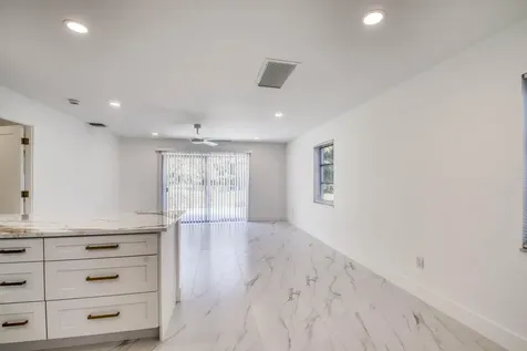 10084 Meridian Way Palm Beach Gardens FL 33410