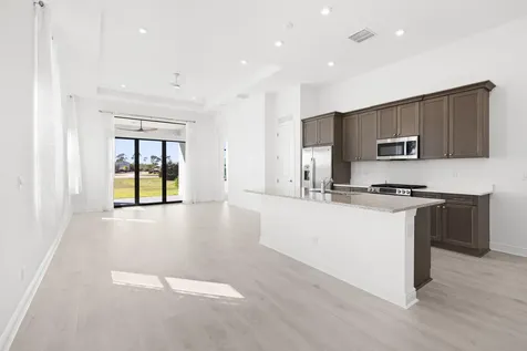 199 SE Via Sangro Port Saint Lucie FL 34952