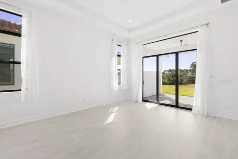 199 SE Via Sangro Port Saint Lucie FL 34952