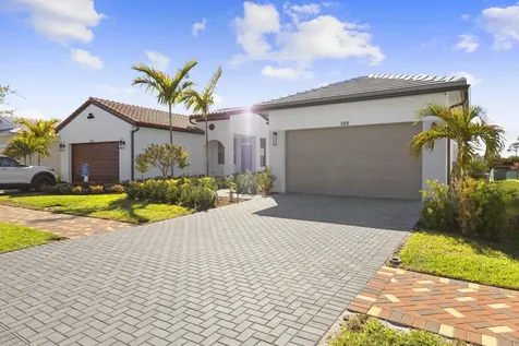 199 SE Via Sangro Port Saint Lucie FL 34952