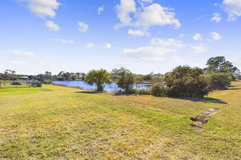 199 SE Via Sangro Port Saint Lucie FL 34952