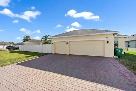 10352 SW Westlawn Boulevard Port Saint Lucie FL 34987