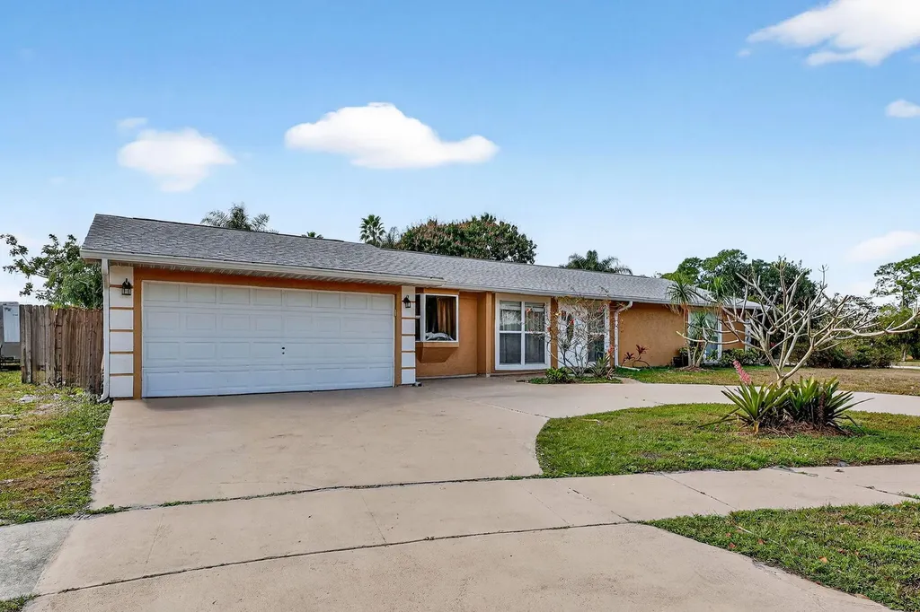 331 Ne Camelot Drive Port Saint Lucie FL 34983