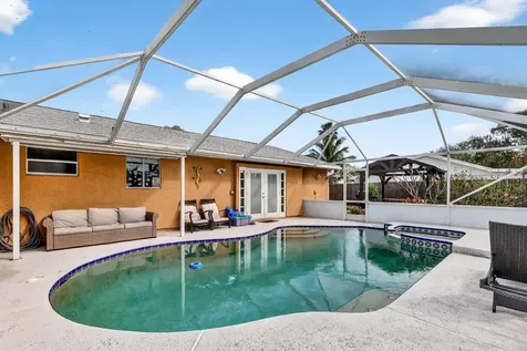 331 Ne Camelot Drive Port Saint Lucie FL 34983