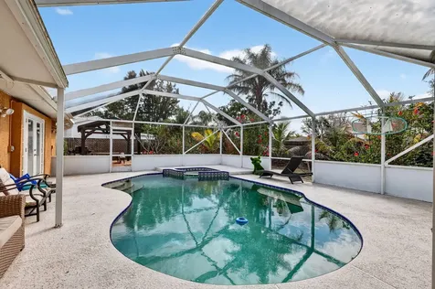 331 Ne Camelot Drive Port Saint Lucie FL 34983