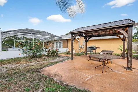 331 Ne Camelot Drive Port Saint Lucie FL 34983