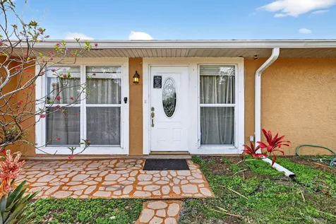 331 Ne Camelot Drive Port Saint Lucie FL 34983