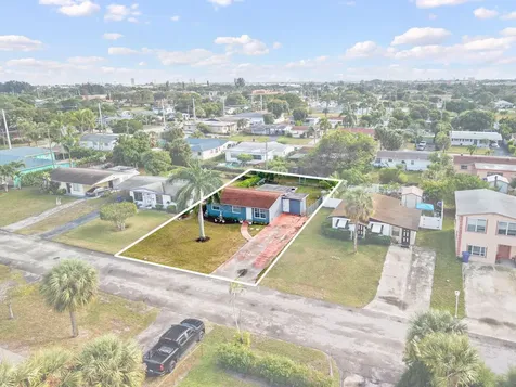 1635 W 32nd Street Riviera Beach FL 33404