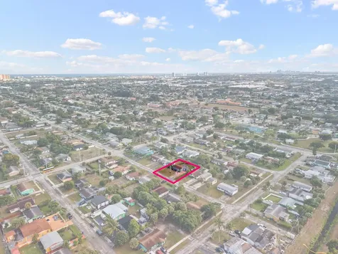 1635 W 32nd Street Riviera Beach FL 33404