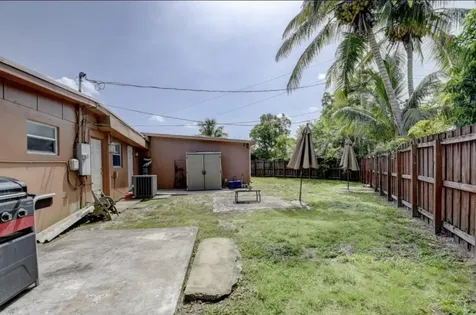 612 Hibiscus Drive Royal Palm Beach FL 33411
