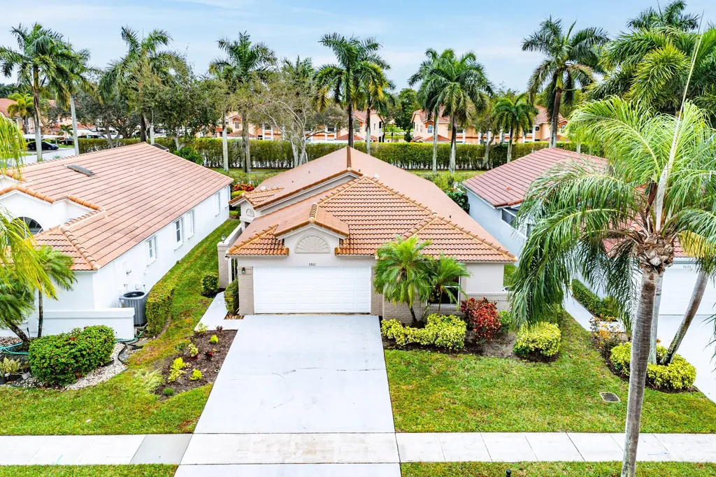 9702 Harbour Lake Circle Boynton Beach FL 33437
