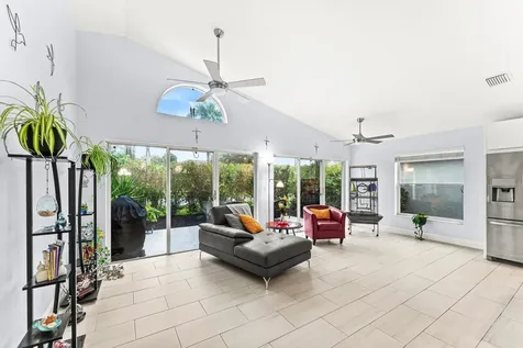 9702 Harbour Lake Circle Boynton Beach FL 33437