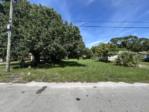 312 N 18th Street Fort Pierce FL 34950